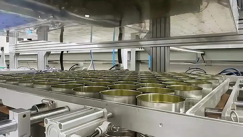 Línea de producción de latas para bebidas para un cliente en India