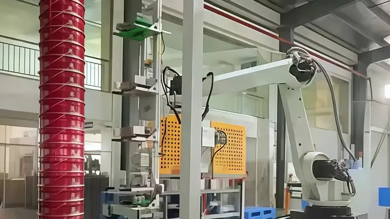 Paletizador robótico para cubetas de productos químicos 2