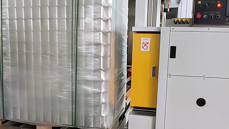 Máquina automática de flejado vertical de palets 